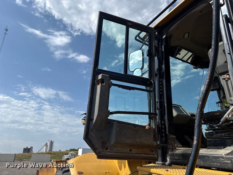 image for item FC4083 2013 Caterpillar 972K wheel loader