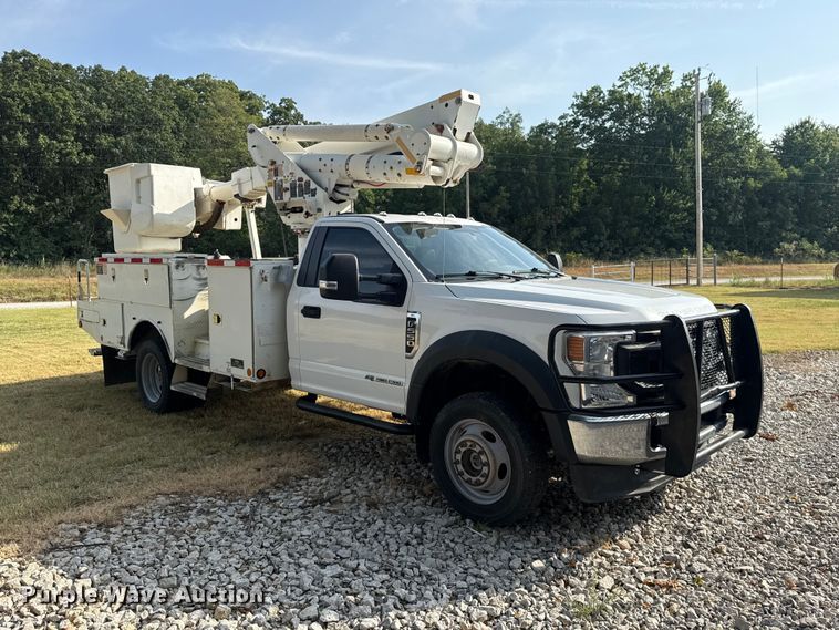 image for item FC4116 2022 Ford F550 Super Duty bucket truck