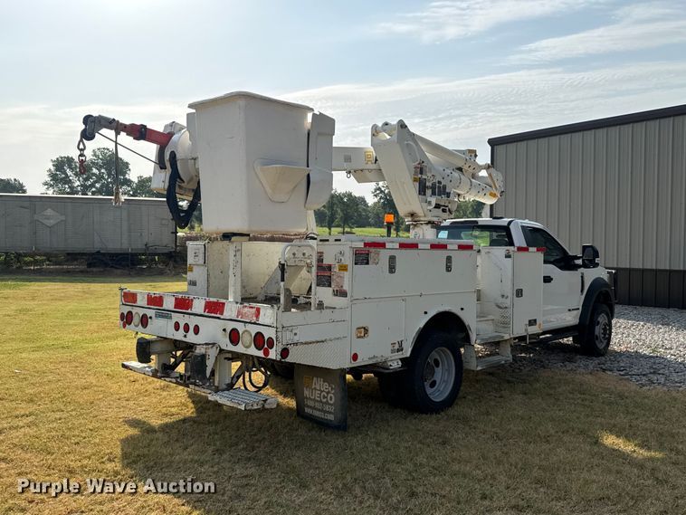 image for item FC4116 2022 Ford F550 Super Duty bucket truck