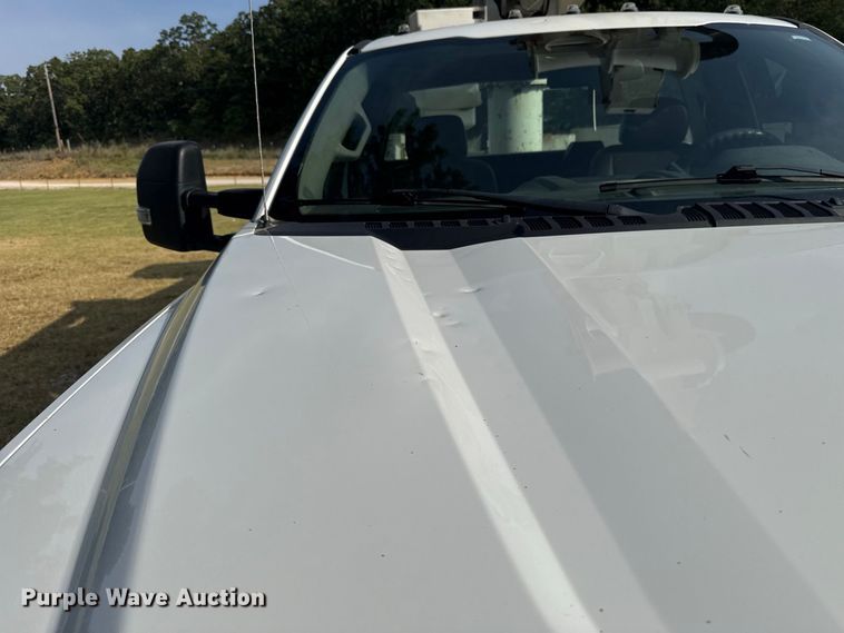 image for item FC4116 2022 Ford F550 Super Duty bucket truck