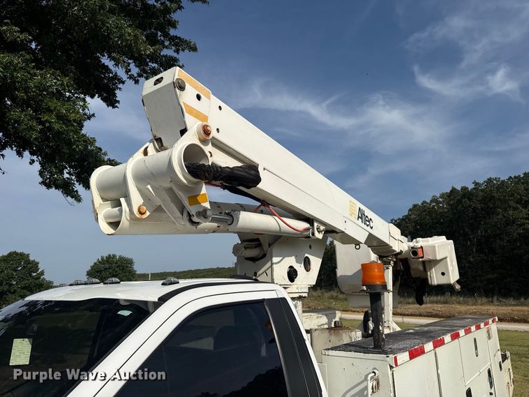 image for item FC4116 2022 Ford F550 Super Duty bucket truck