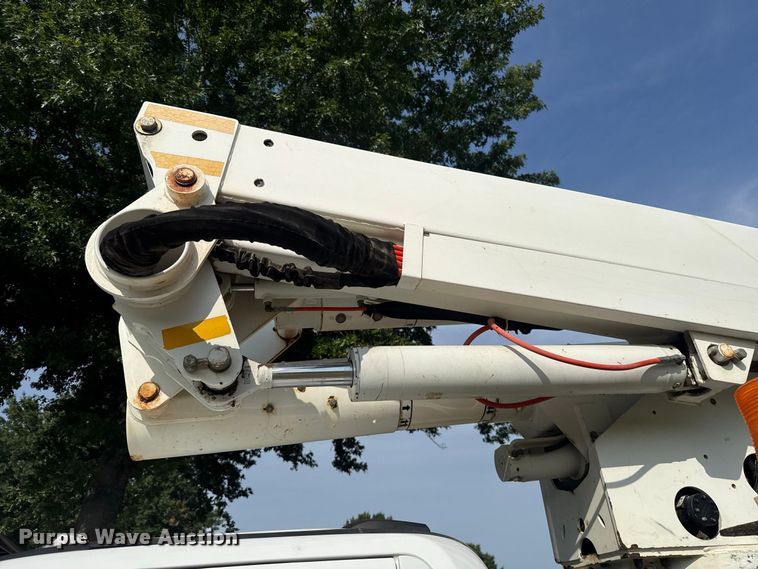 image for item FC4116 2022 Ford F550 Super Duty bucket truck