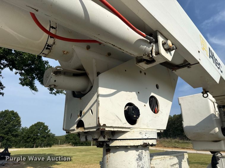 image for item FC4116 2022 Ford F550 Super Duty bucket truck