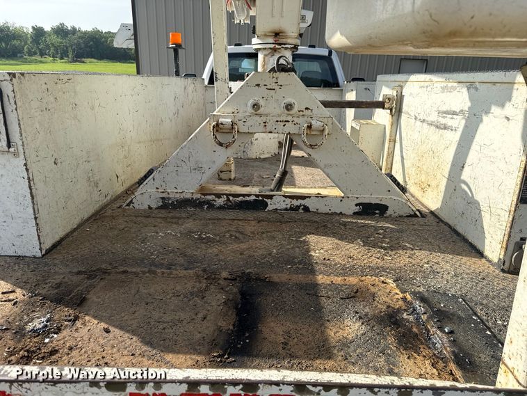 image for item FC4116 2022 Ford F550 Super Duty bucket truck