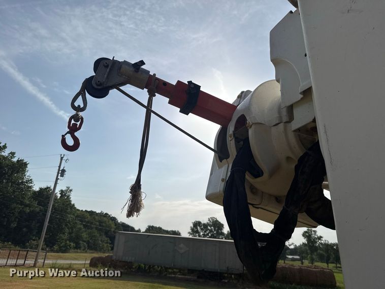 image for item FC4116 2022 Ford F550 Super Duty bucket truck