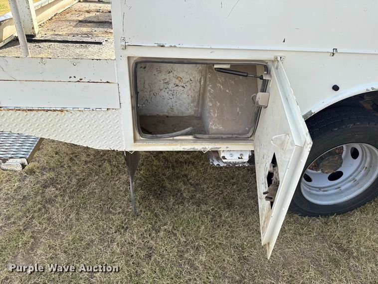 image for item FC4116 2022 Ford F550 Super Duty bucket truck