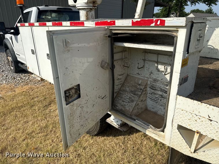 image for item FC4116 2022 Ford F550 Super Duty bucket truck