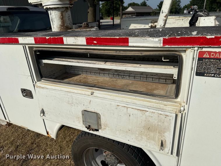 image for item FC4116 2022 Ford F550 Super Duty bucket truck