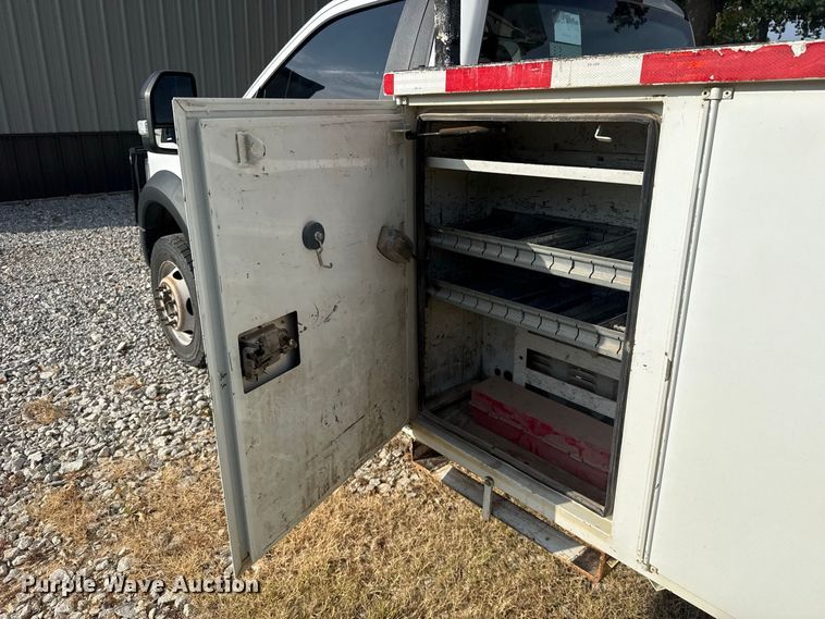 image for item FC4116 2022 Ford F550 Super Duty bucket truck
