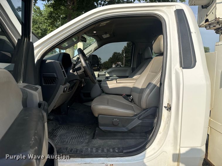 image for item FC4116 2022 Ford F550 Super Duty bucket truck
