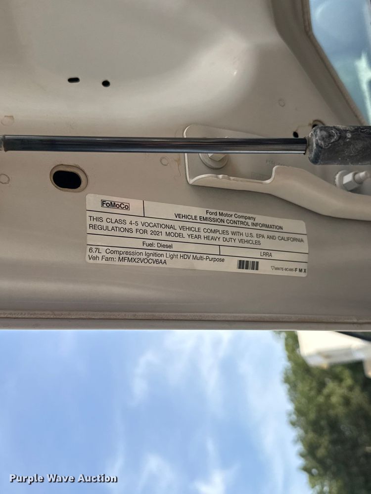 image for item FC4116 2022 Ford F550 Super Duty bucket truck