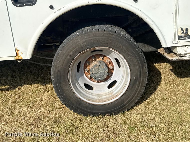image for item FC4116 2022 Ford F550 Super Duty bucket truck