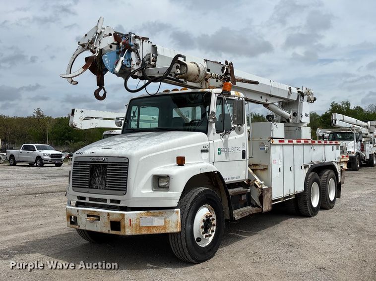 2002 Freightliner FL80 digger derrick truck