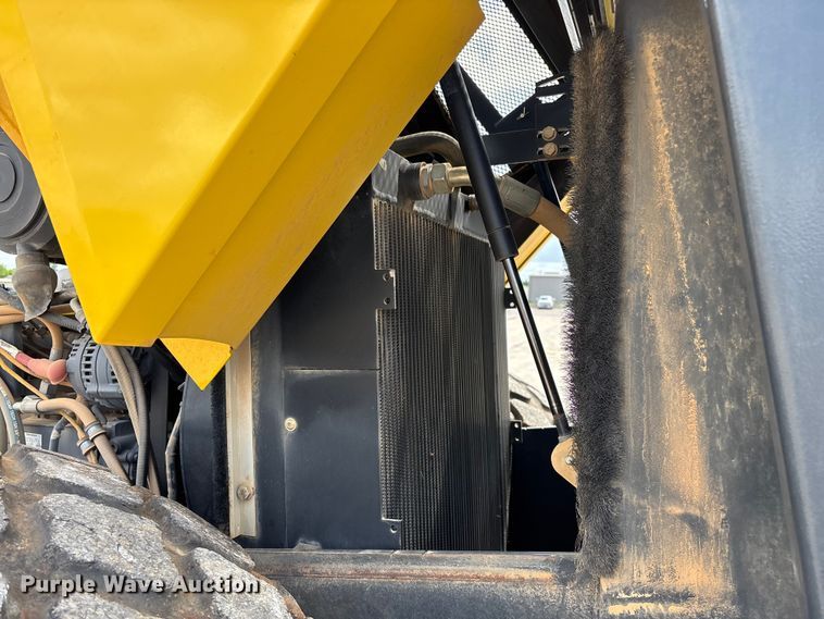 image for item FG0417 2017 Bomag BW 213 DH-5 single drum vibratory roller