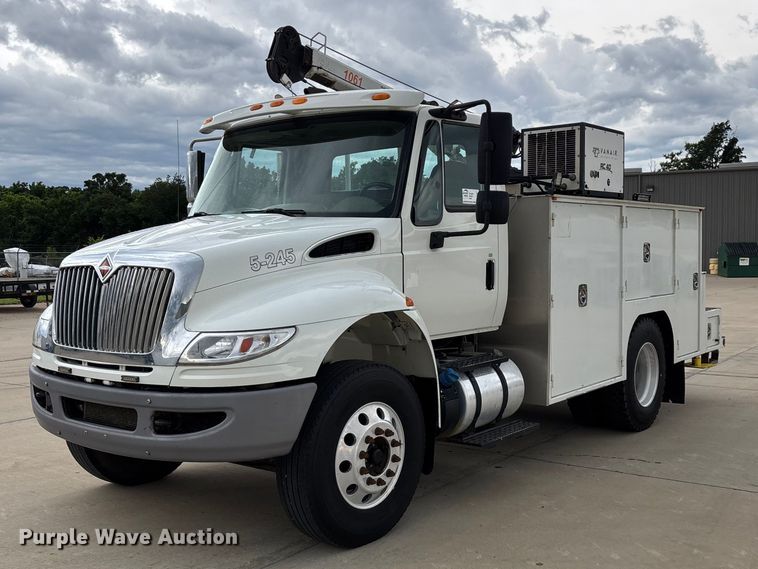 image for item FG0471 2016 International 4300 utility / service truck