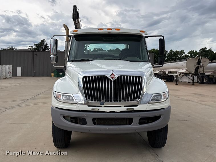 image for item FG0471 2016 International 4300 utility / service truck