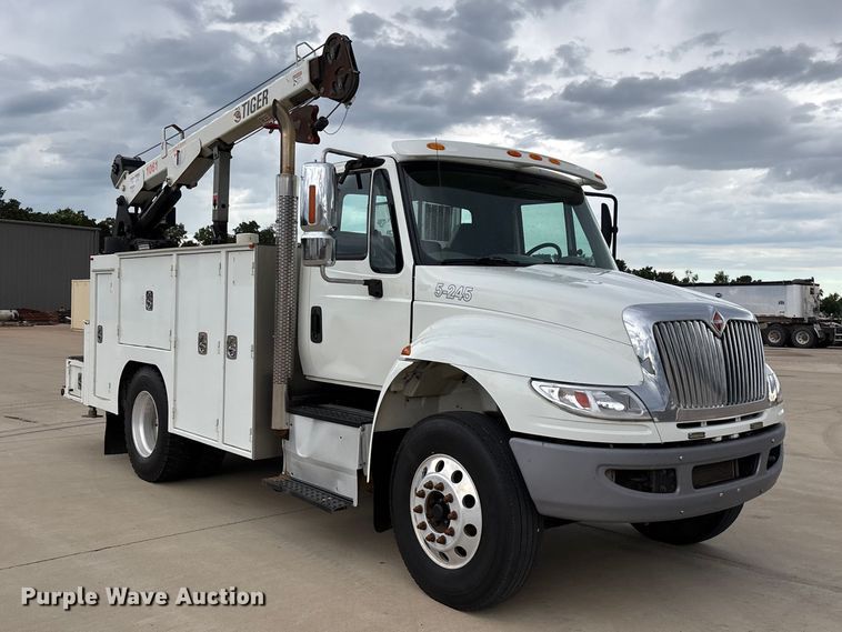 image for item FG0471 2016 International 4300 utility / service truck
