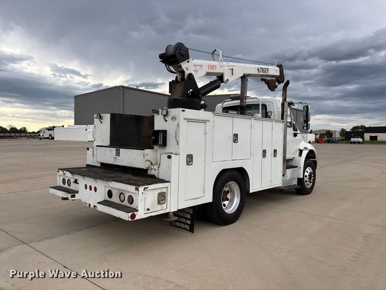 image for item FG0471 2016 International 4300 utility / service truck