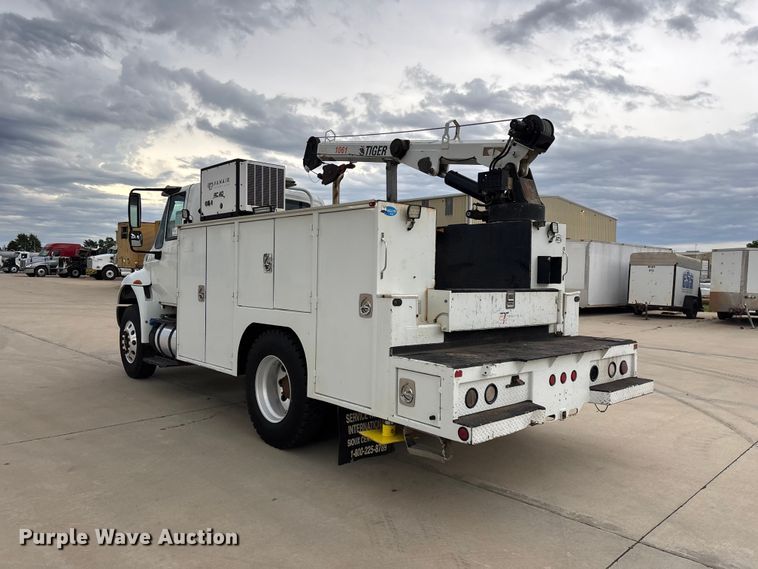 image for item FG0471 2016 International 4300 utility / service truck