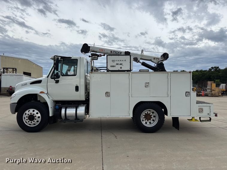 image for item FG0471 2016 International 4300 utility / service truck