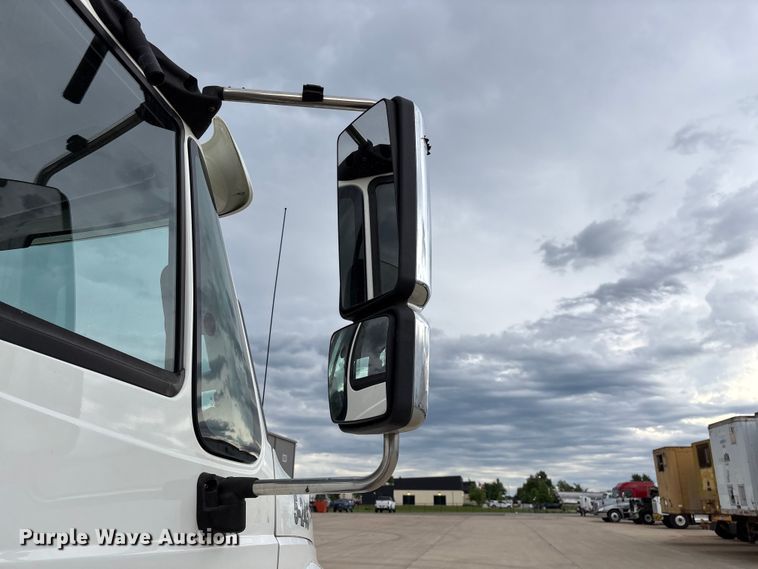 image for item FG0471 2016 International 4300 utility / service truck