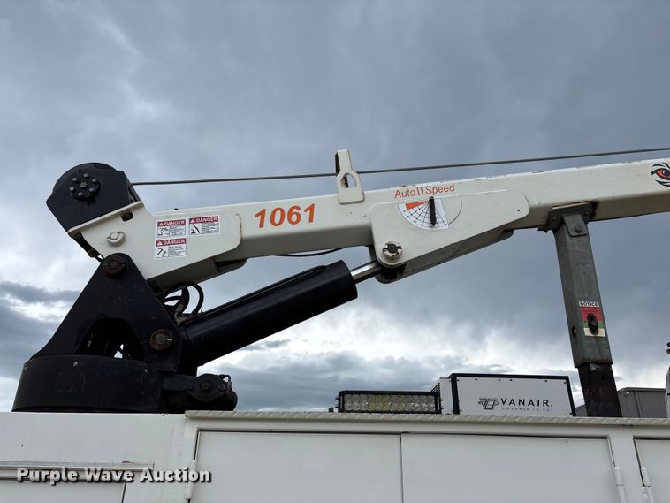 image for item FG0471 2016 International 4300 utility / service truck