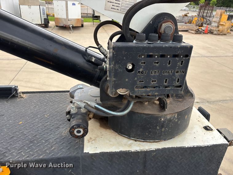 image for item FG0471 2016 International 4300 utility / service truck