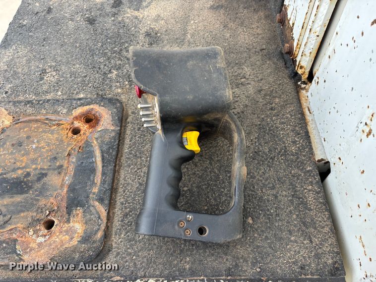 image for item FG0471 2016 International 4300 utility / service truck