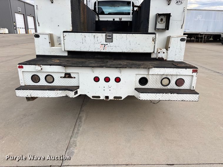 image for item FG0471 2016 International 4300 utility / service truck