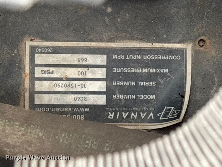 image for item FG0471 2016 International 4300 utility / service truck