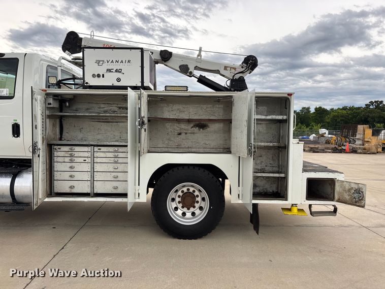 image for item FG0471 2016 International 4300 utility / service truck