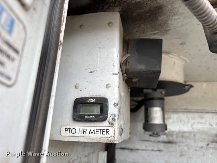 image for item FG0471 2016 International 4300 utility / service truck