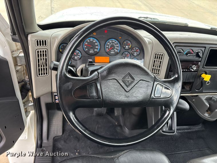 image for item FG0471 2016 International 4300 utility / service truck