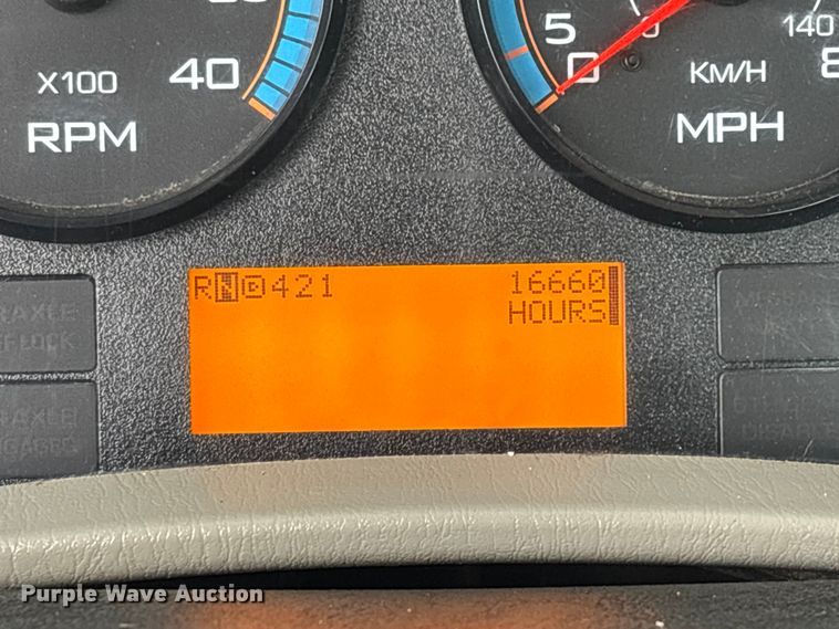 image for item FG0471 2016 International 4300 utility / service truck