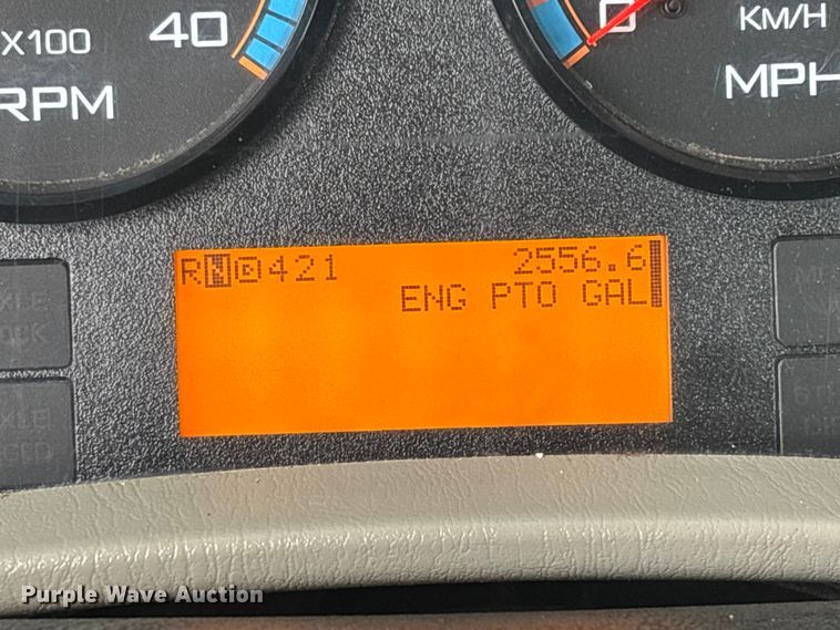 image for item FG0471 2016 International 4300 utility / service truck