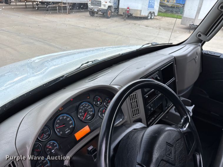 image for item FG0471 2016 International 4300 utility / service truck