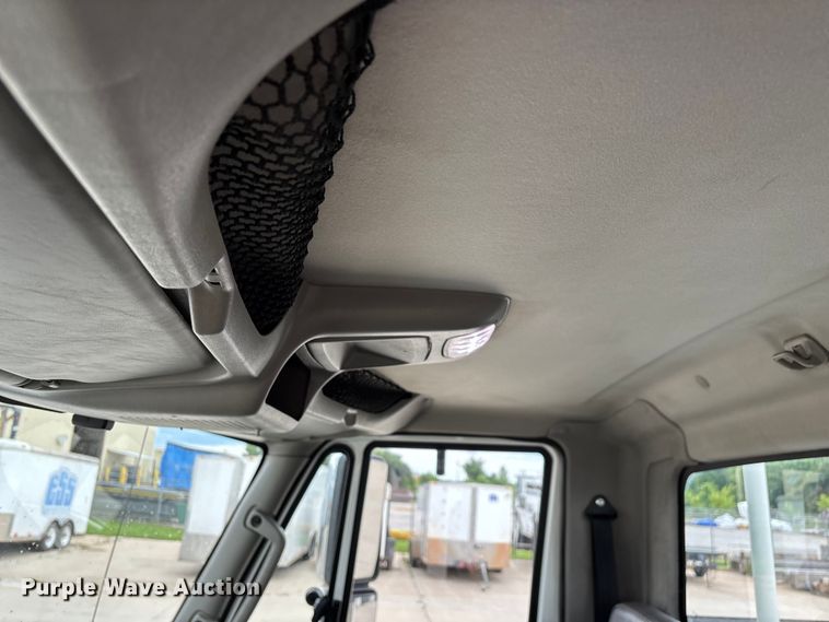 image for item FG0471 2016 International 4300 utility / service truck