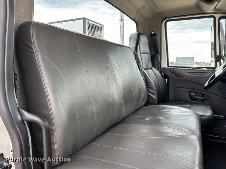 image for item FG0471 2016 International 4300 utility / service truck