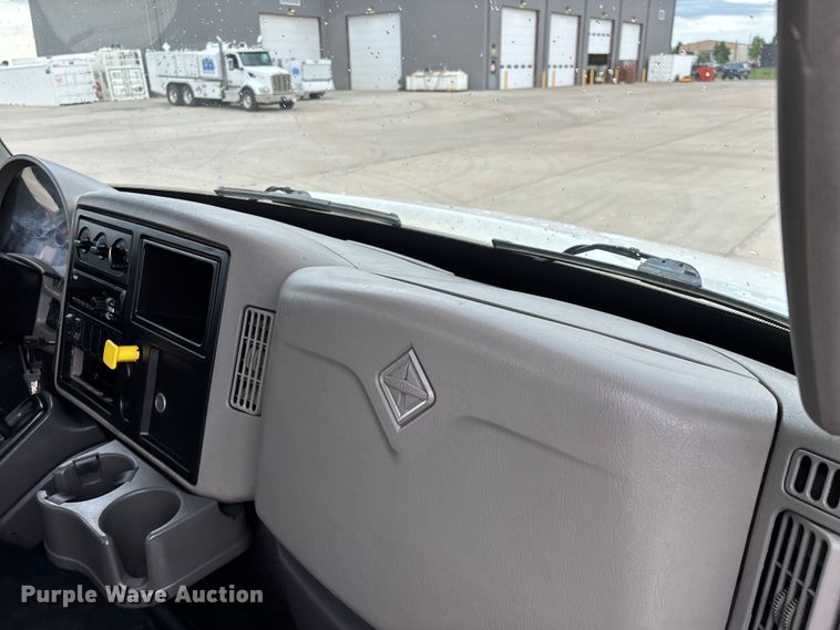image for item FG0471 2016 International 4300 utility / service truck