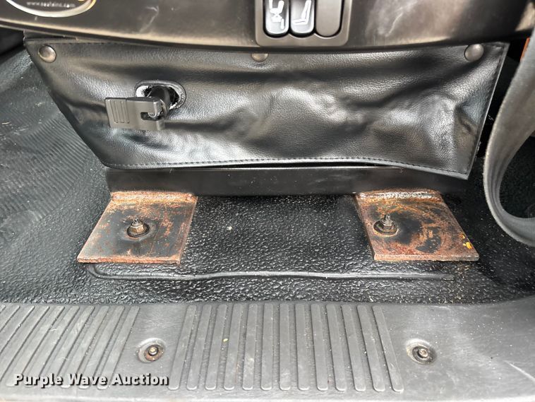 image for item FG0471 2016 International 4300 utility / service truck