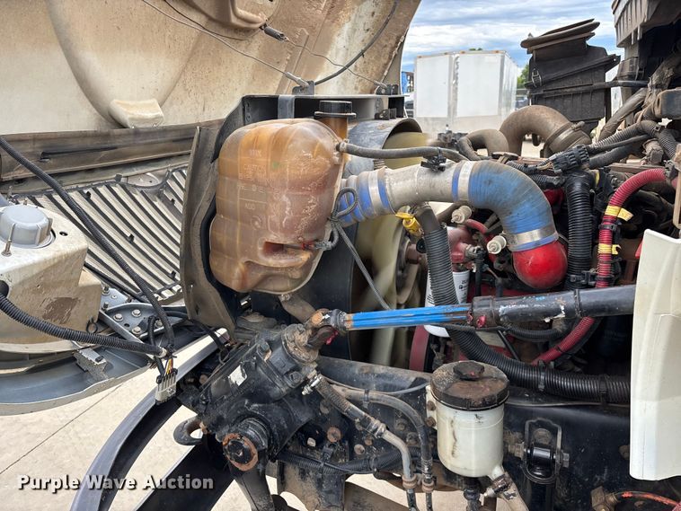 image for item FG0471 2016 International 4300 utility / service truck
