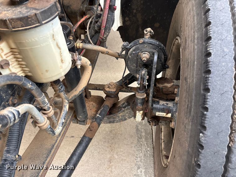 image for item FG0471 2016 International 4300 utility / service truck