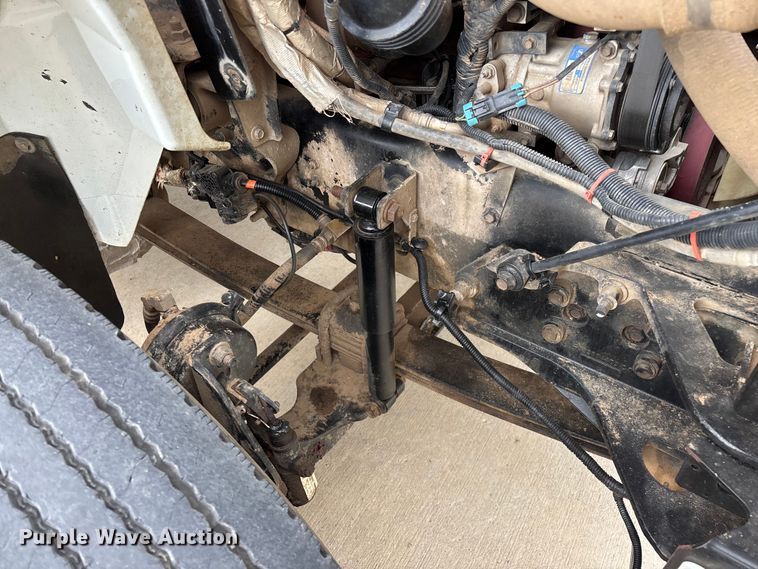 image for item FG0471 2016 International 4300 utility / service truck