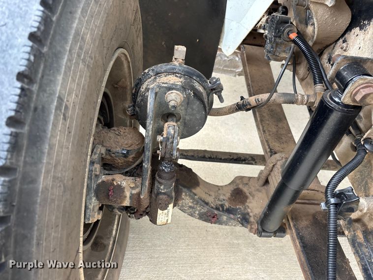 image for item FG0471 2016 International 4300 utility / service truck