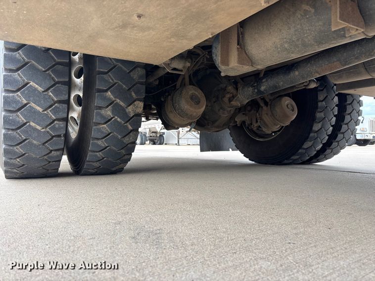 image for item FG0471 2016 International 4300 utility / service truck