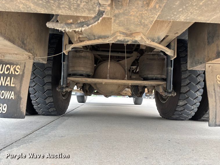 image for item FG0471 2016 International 4300 utility / service truck