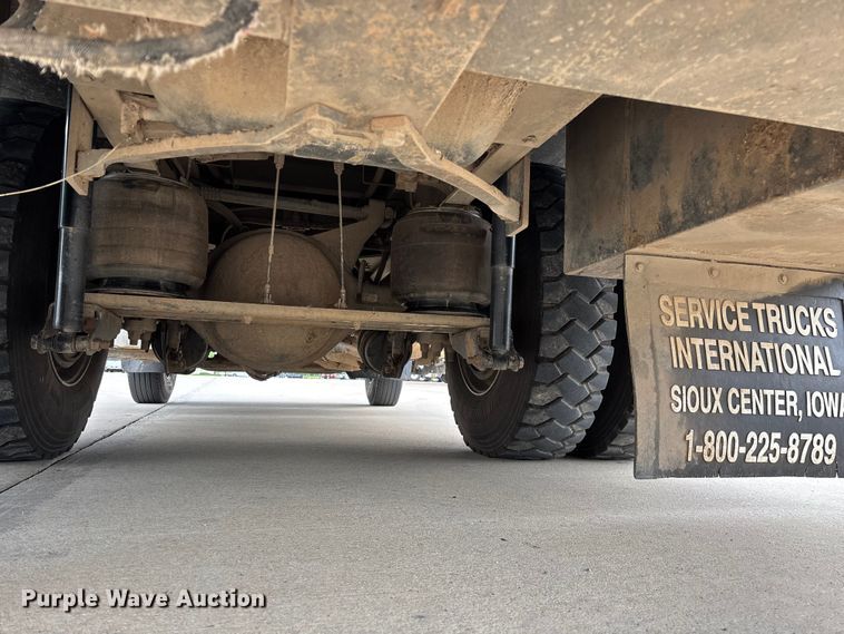 image for item FG0471 2016 International 4300 utility / service truck