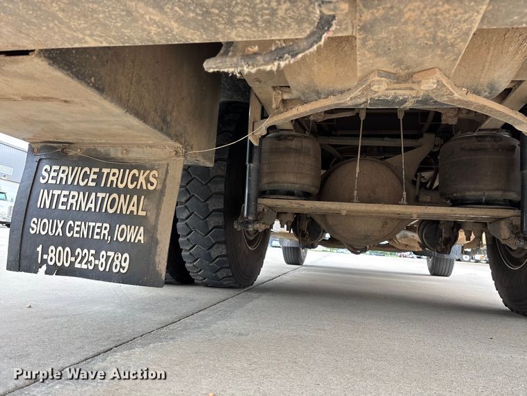 image for item FG0471 2016 International 4300 utility / service truck