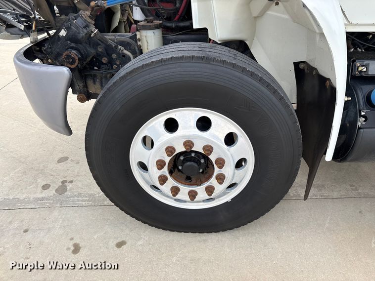 image for item FG0471 2016 International 4300 utility / service truck