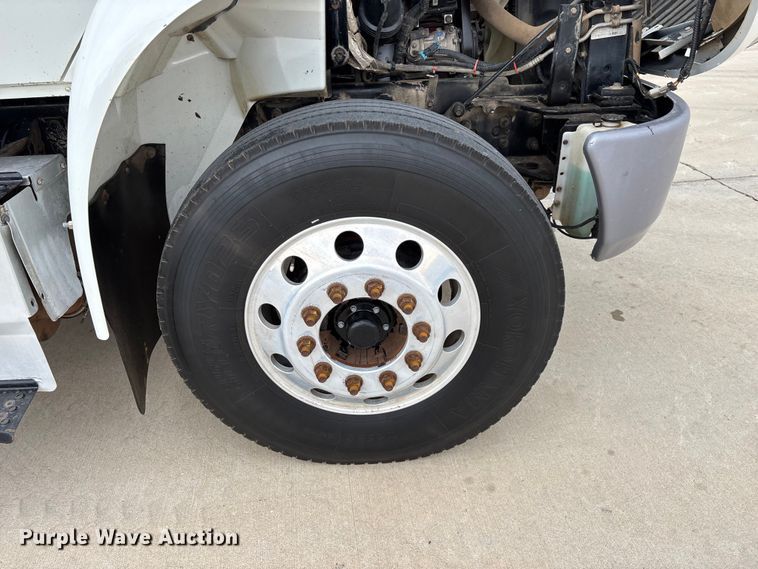 image for item FG0471 2016 International 4300 utility / service truck